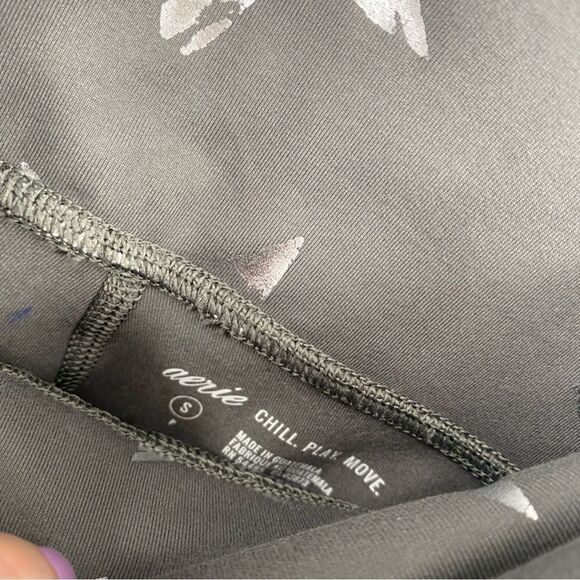 Aerie Junior’s Chill Play Move Gray Star Print Leggings size S - Picture 2 of 3